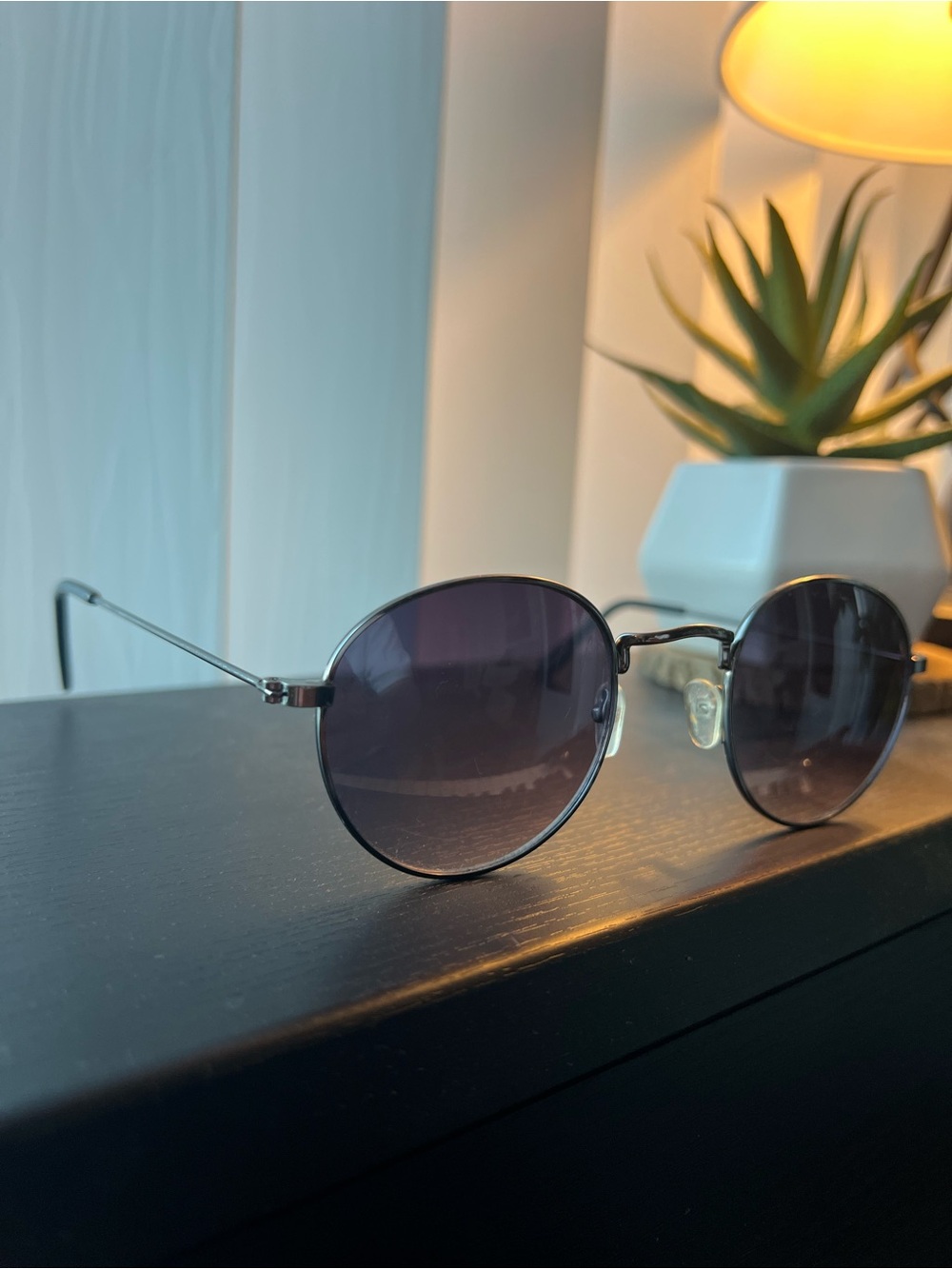 VINTAGE MENS ROUND SUNGLASSES